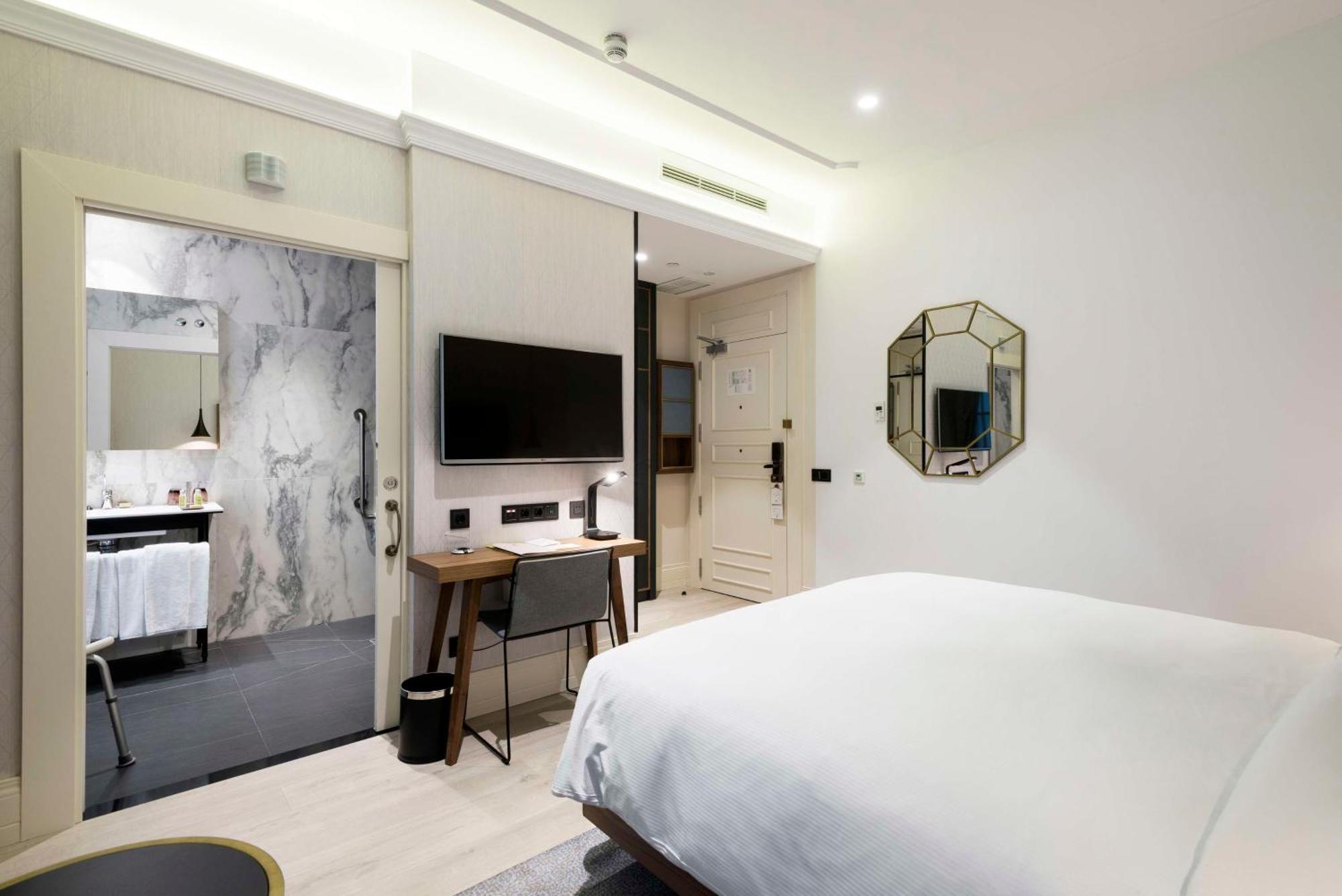 Doubletree By Hilton Madrid-prado Madri